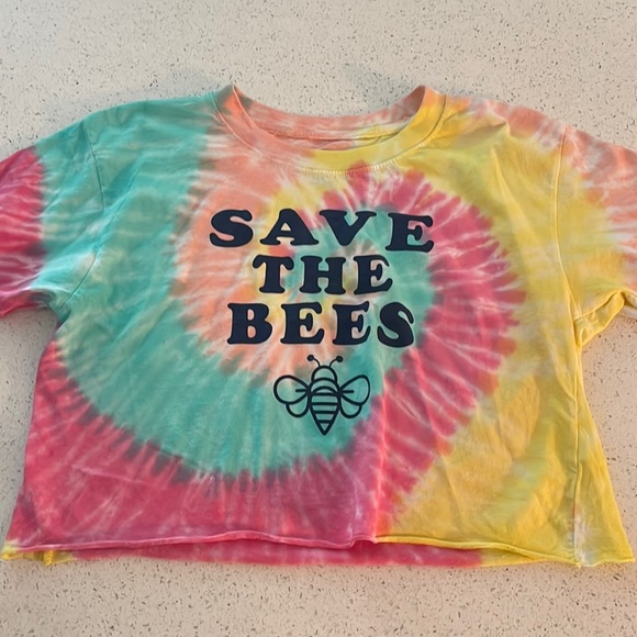 Tops - Save the bees crop top